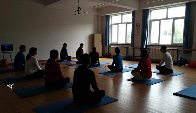 康复训练课程在不同场景下的性能表现与适用条件